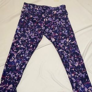 Fabletics XS capris mid rise